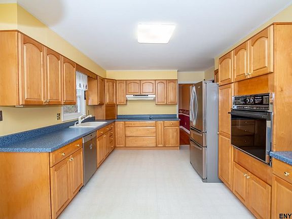 5th image of 51 Valencia Ln