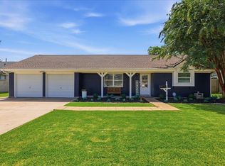 3167 Sandalwood Dr, Port Neches, TX 77651