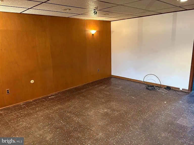 1053 Taylor Dr — Photo 15