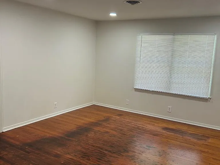 4806 Kendall Ave — Photo 4