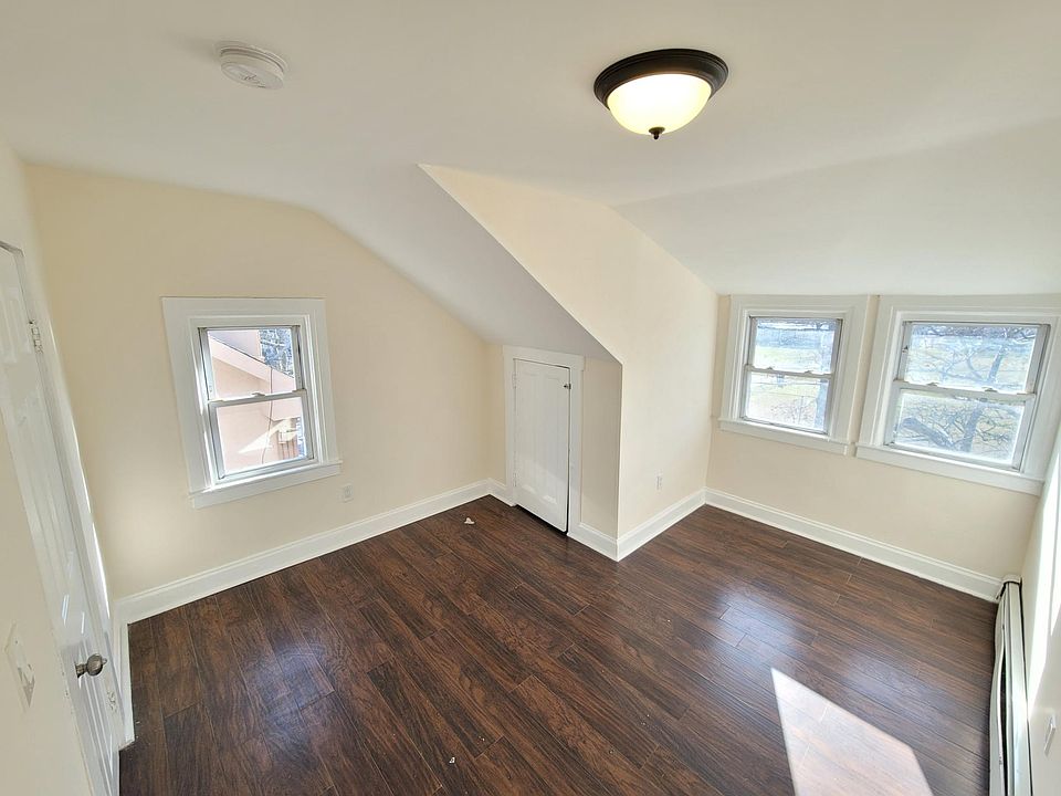 2nd image of 102 Henry St Floor 3