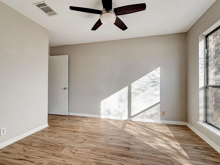 1406 Hyridge Cir — Photo 15