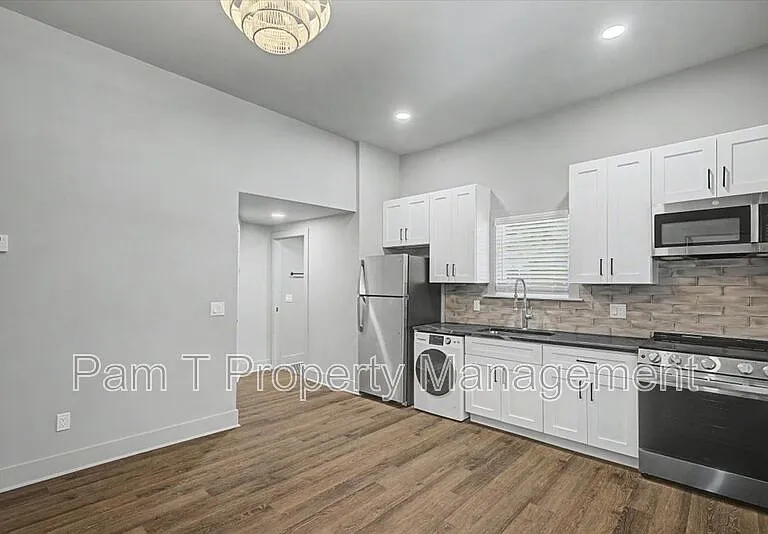 638 E 37th St #D — Photo 7