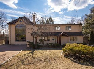 9 Bell Pl, Rye Brook, NY 10573