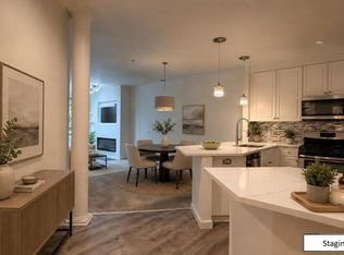 615 6th St APT 204, Kirkland, WA 98033