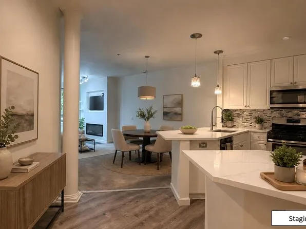 615 6th St APT 204, Kirkland, WA 98033