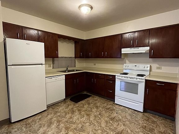 3rd image of 643 Dean Dr APT 4