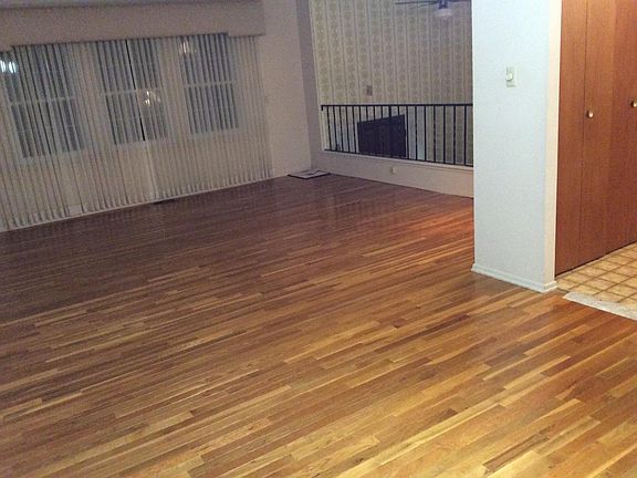 2nd image of 1127 Hermitage Cir