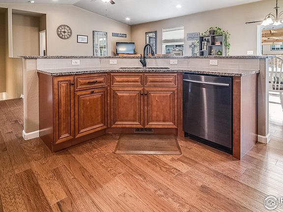 4th image of 108 Primrose Ct