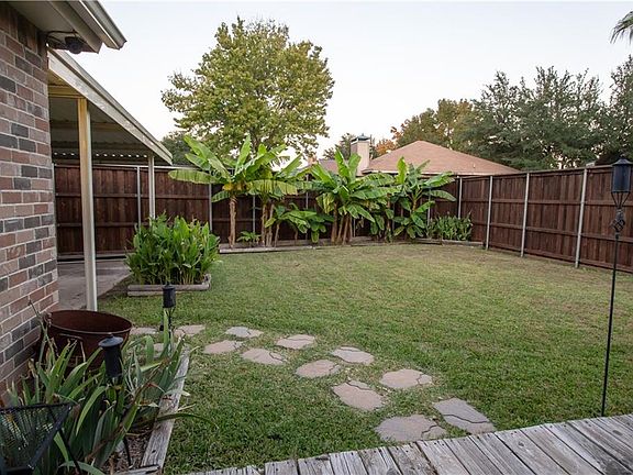 5th image of 2706 Lake Valley Dr