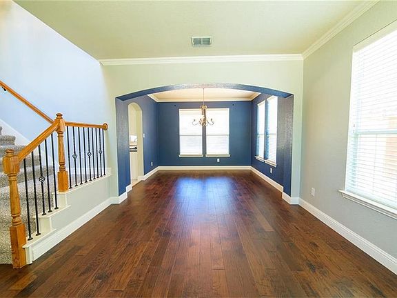 5th image of 15102 Regal Oak Ln