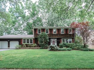 6 Vermont Dr, Paramus, NJ 07652