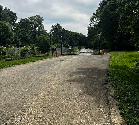 3rd image of 7000 S Hurstbourne Pkwy