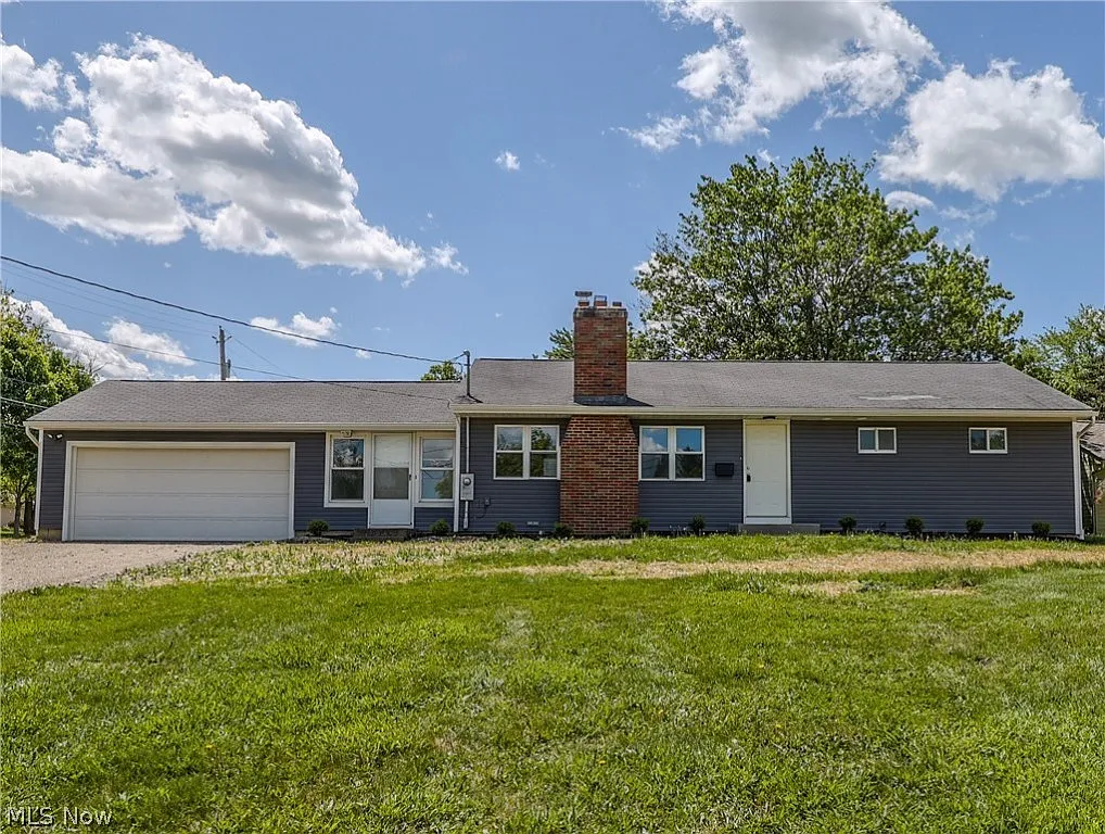 352 W Park Blvd photo 1
