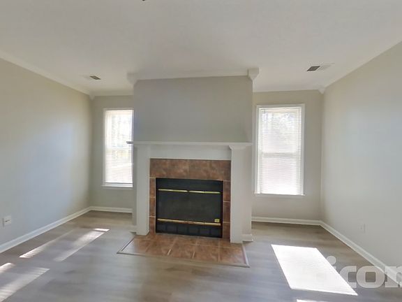3rd image of 112 Hedgefield Rd