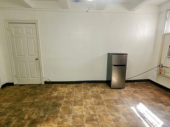 3rd image of 3804 Brandt St APT 16