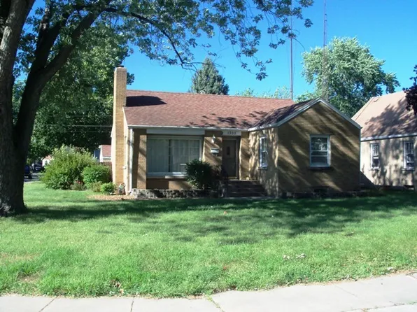 1303 Circle Dr NE, Kankakee, IL 60901