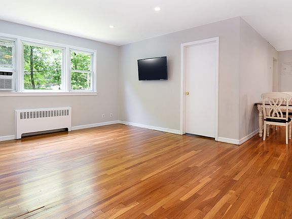 4th image of 140 N Broadway APT B1