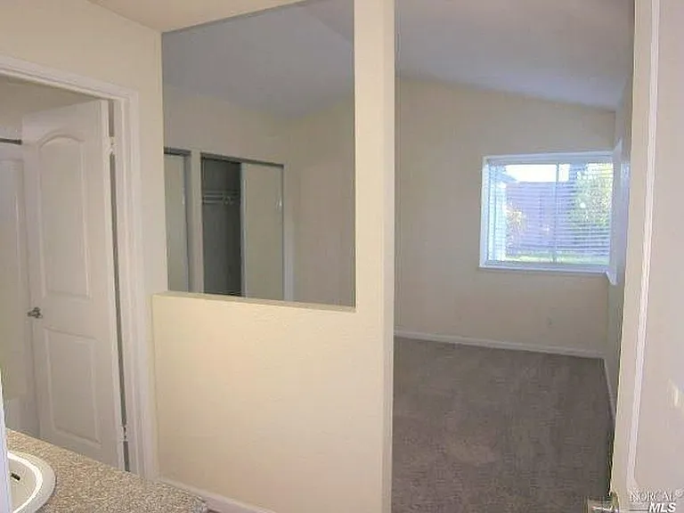 2273 Burgundy Way — Photo 8