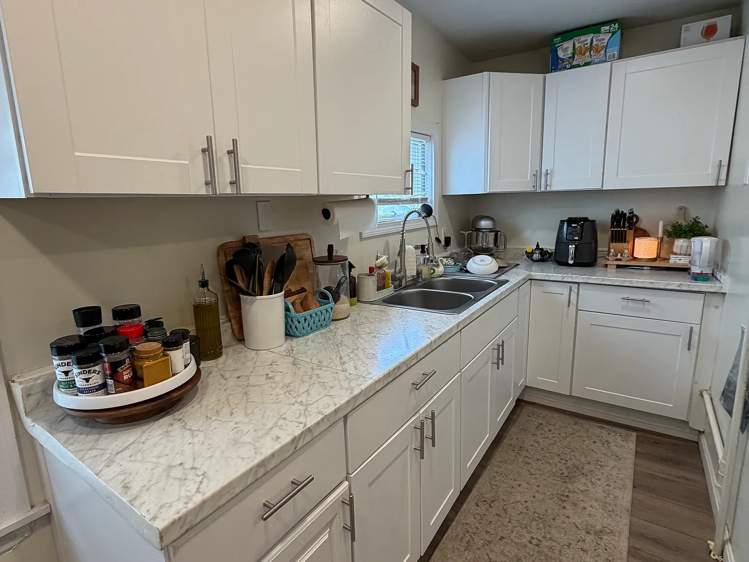 2 bed, 1058 sqft, $1,900 — Photo 3