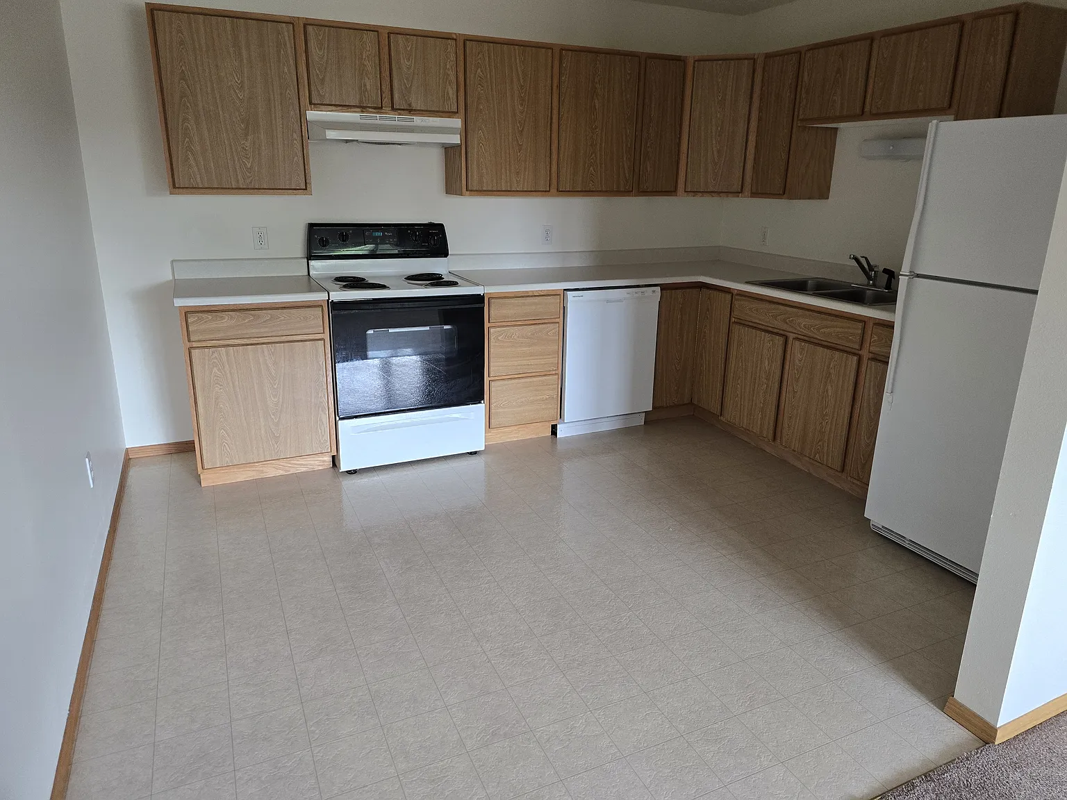 2 bed, 950 sqft, $1,200 — Photo 3