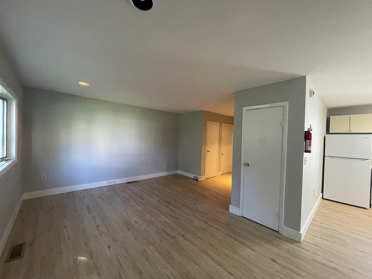 2 bed, 1.0 bath, 1200 sqft, $1,800 — Photo 4