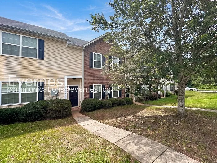 8648 Thomas Ln — Photo 2