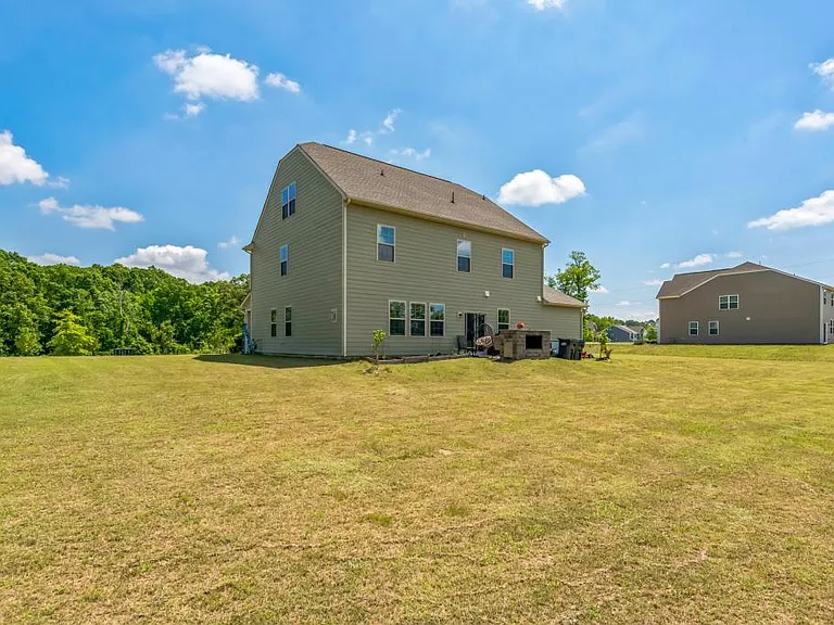 1012 Leland Dr — Photo 3