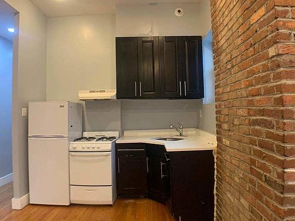 2nd image of 644 Lafayette Ave APT 7