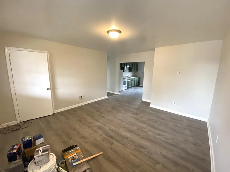 17 Green Ave #D — Photo 8