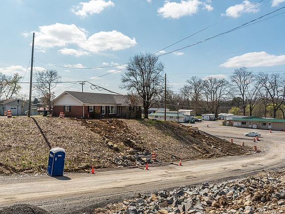 3rd image of 109 Lorraine Dr
