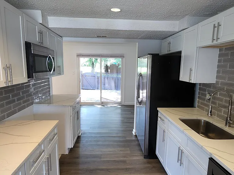 19 Wedgedale Dr — Photo 8