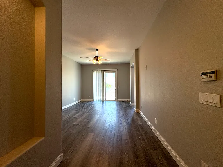 905 Gladiola Ln — Photo 22