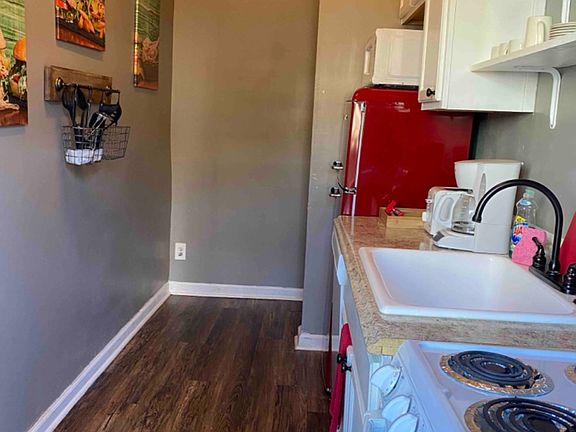 3rd image of 318 W Hall St #A