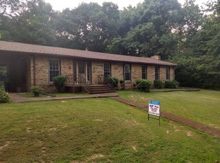 1114 Allenwood Dr, Ashland City, TN 37015