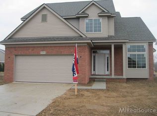 11392 Pacentro Cir, Sterling Heights, MI 48312