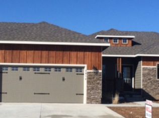 2012 Hillpointe Place, Dodge City, KS 67801