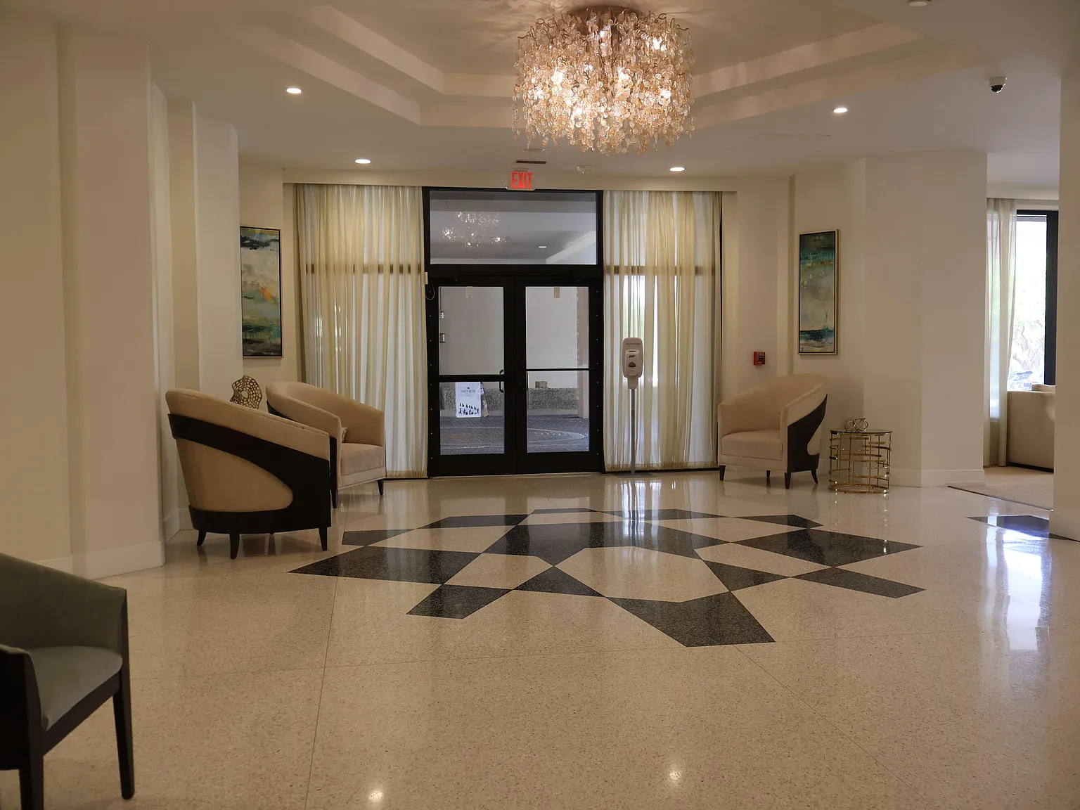 2 bed, 2.0 bath, 760 sqft, $3,000 — Photo 3