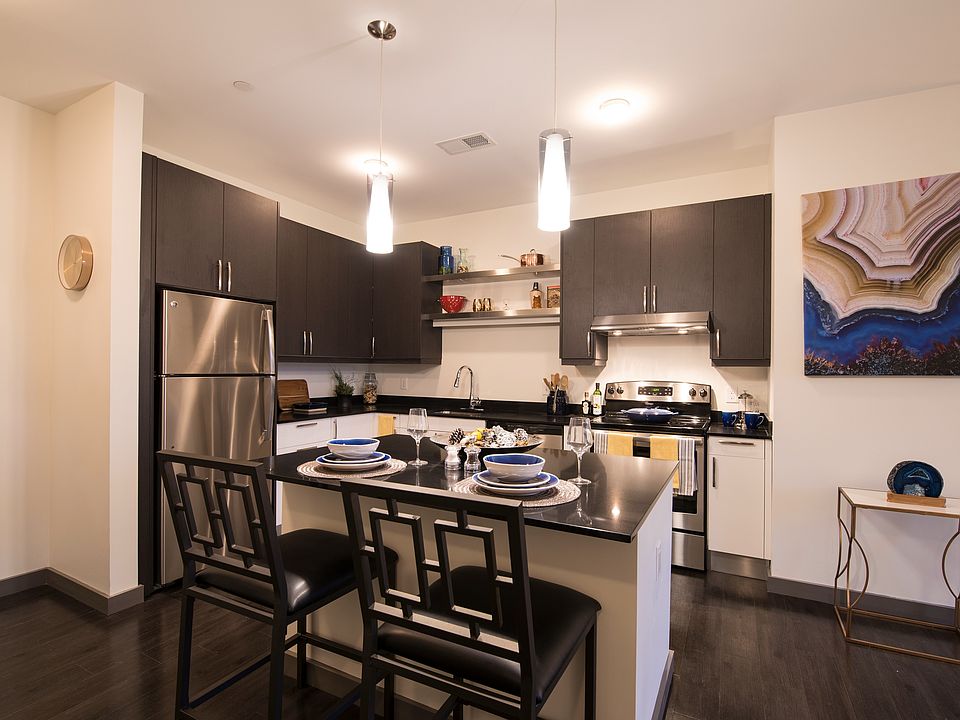 Kitchens with chef''s island are great for entertaining