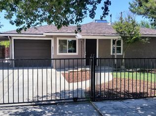 3824 E Hamilton Ave, Fresno, CA 93702