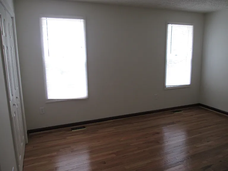 5283 Ilchester Rd — Photo 16
