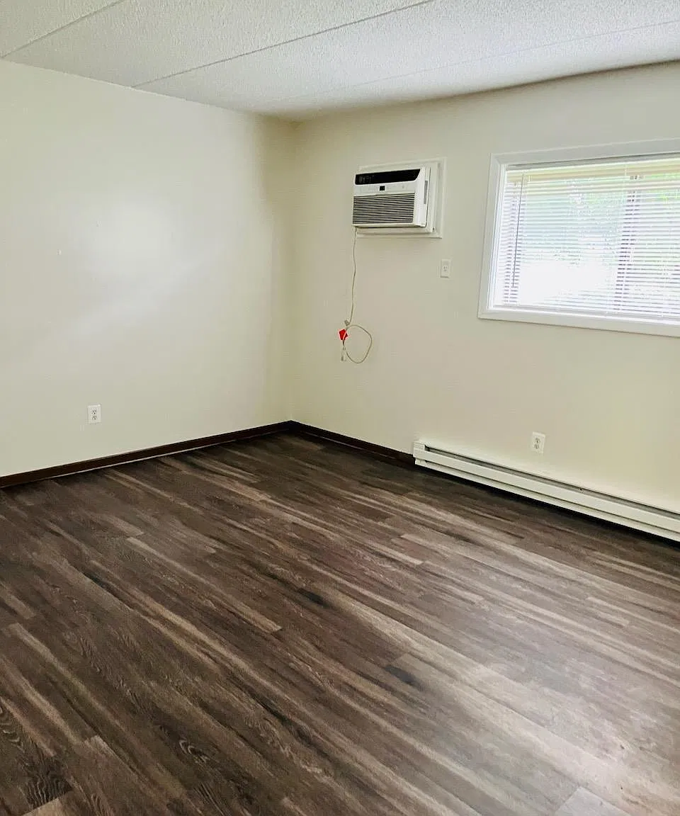 2 bed, 1.5 bath, 940 sqft, $1,565 — Photo 4
