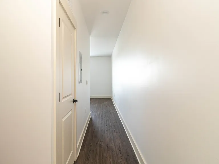 1120 Franck St — Photo 12