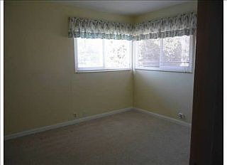 5th image of 2319 Bay Ave