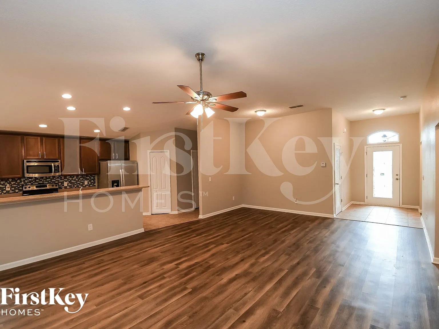 4 bed, 2.0 bath, 1798 sqft, $2,300 — Photo 4