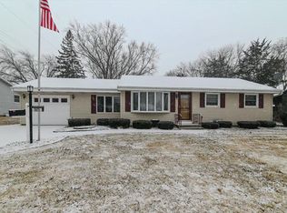 925 Northland Dr, Madison, WI 53704