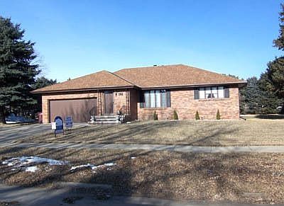 1st image of 143 Oakmont Dr