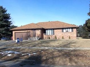 143 Oakmont Dr, S Sioux City, NE 68776