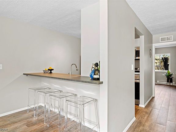 4th image of 10526 Clifton Blvd APT 203