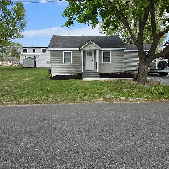 10 Jefferson Rd — Photo 2